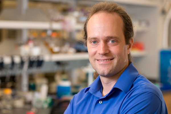 Photo of Dr. Zev Bryant.