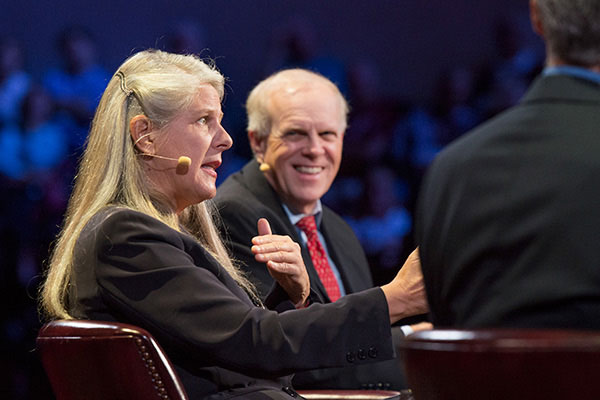 Photo of Jill Bolte Taylor and President John Hennessy.