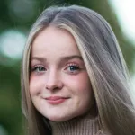 Headshot portrait of Selena Niemi - Bio-X Undergraduate Fellow