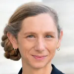 Headshot photo of a smiling female faculty member, Dr. Ryann Fame, Assisant Professor of Neurosurgery at Stanford University.