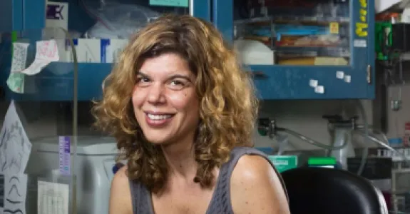 Photo of Dr. Anne Brunet in the laboratory.