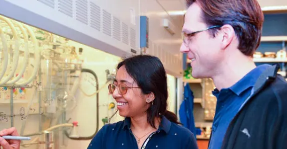 Photo of graduate student Aanindeeta Banerjee and Dr. Matthew Kanan.