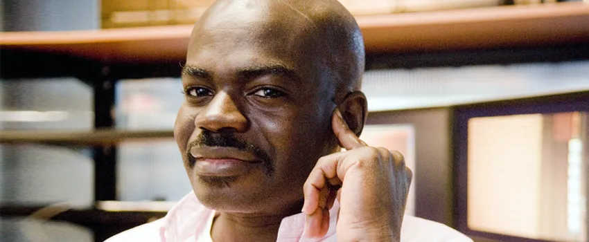 Photo of Dr. Kwabena Boahen in the lab.