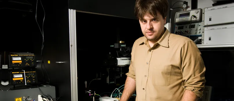 Photo of Dr. Karl Deisseroth in the laboratory.