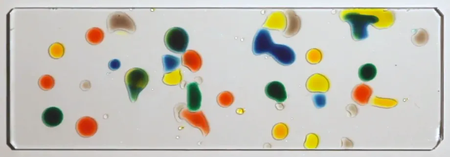Screenshot of droplets moving.