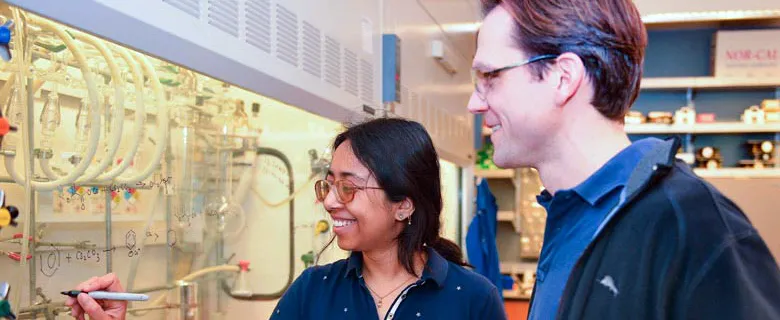 Photo of graduate student Aanindeeta Banerjee and Dr. Matthew Kanan.