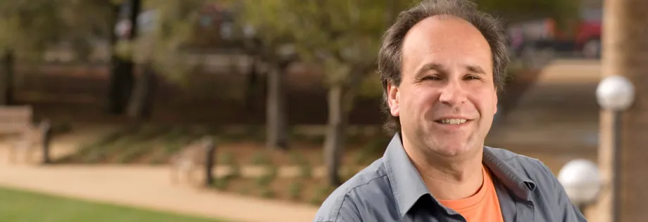 Photo of Dr. Stefan Heller.